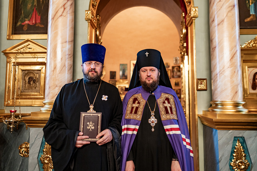 Архиерейское богослужение в Спасском храме деревни Прохорово м.о. Чехов